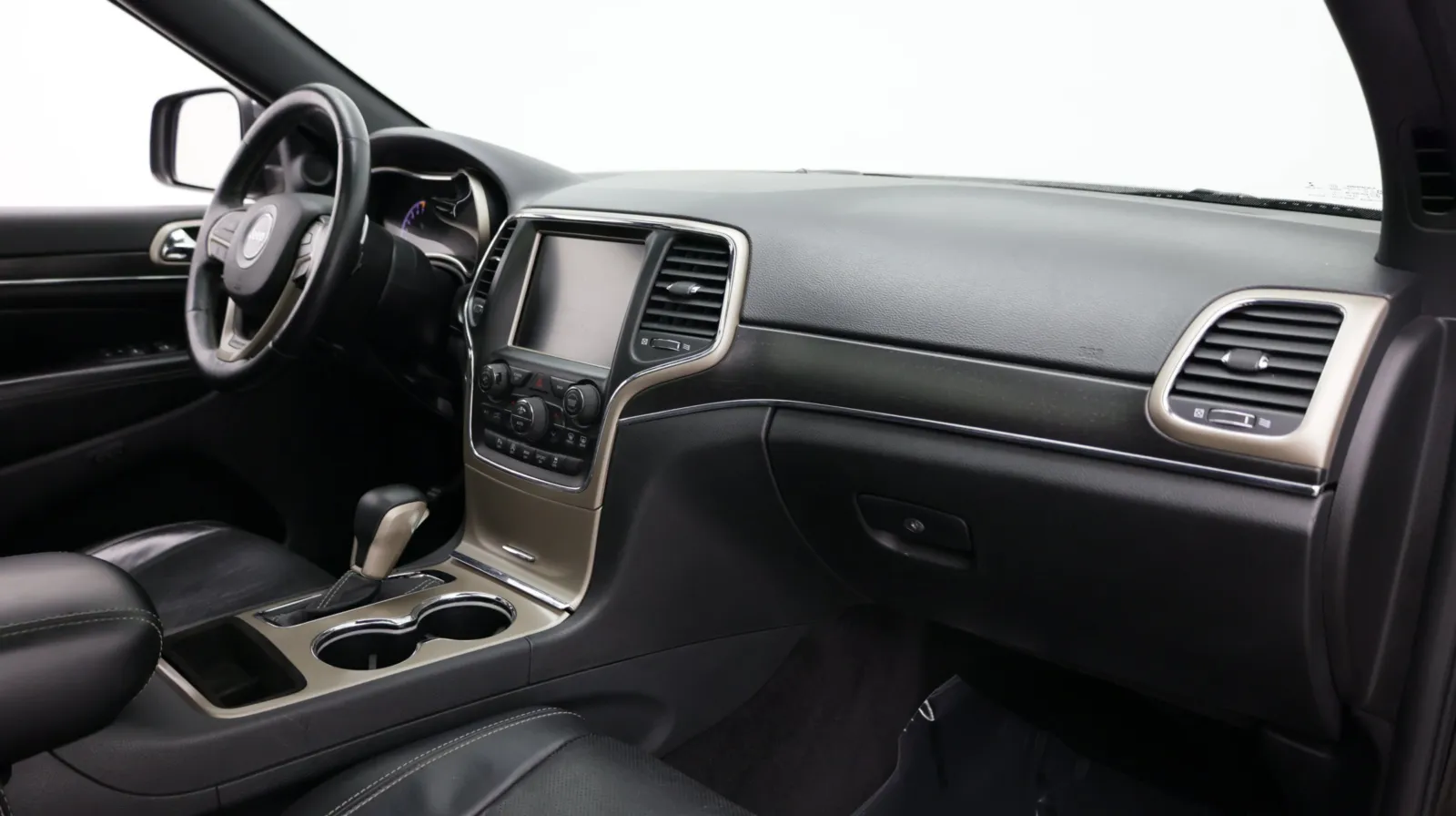 Jeep Grand Cherokee photo 39