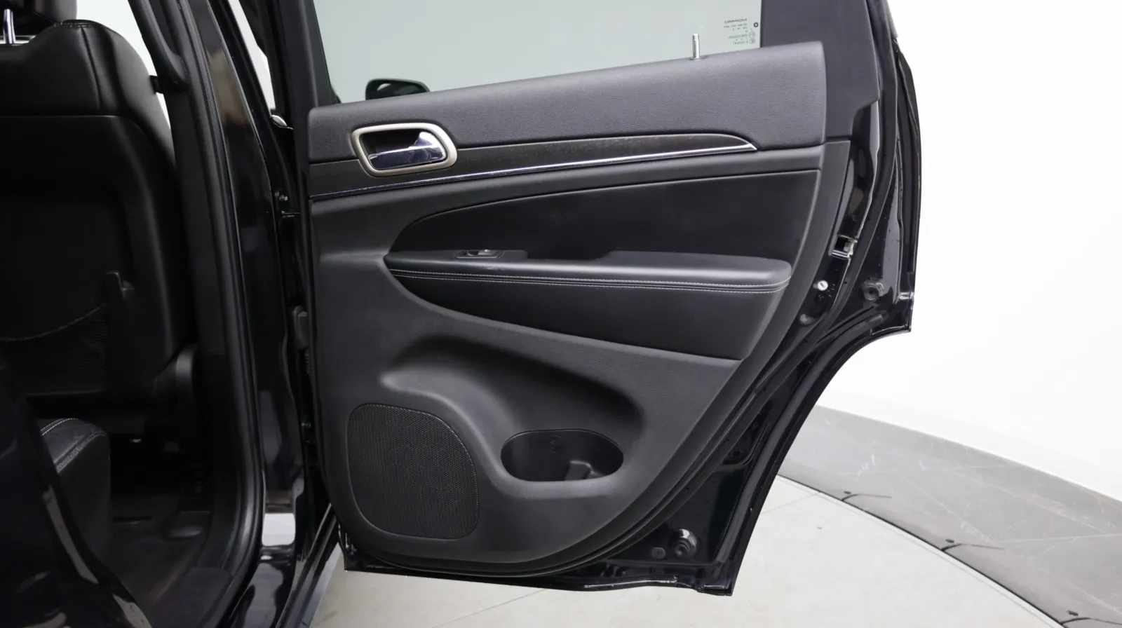 Jeep Grand Cherokee photo 34