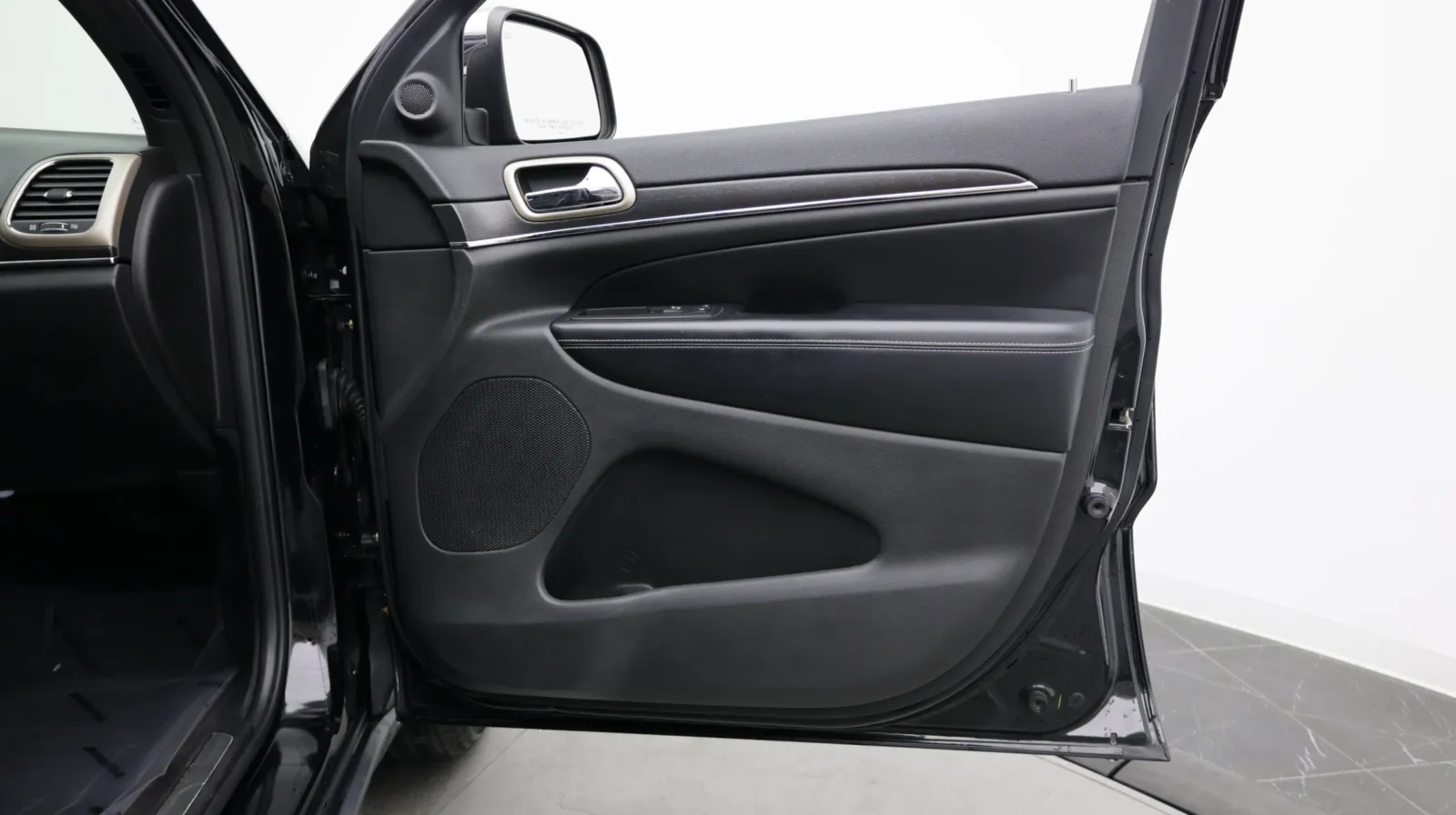 Jeep Grand Cherokee photo 36