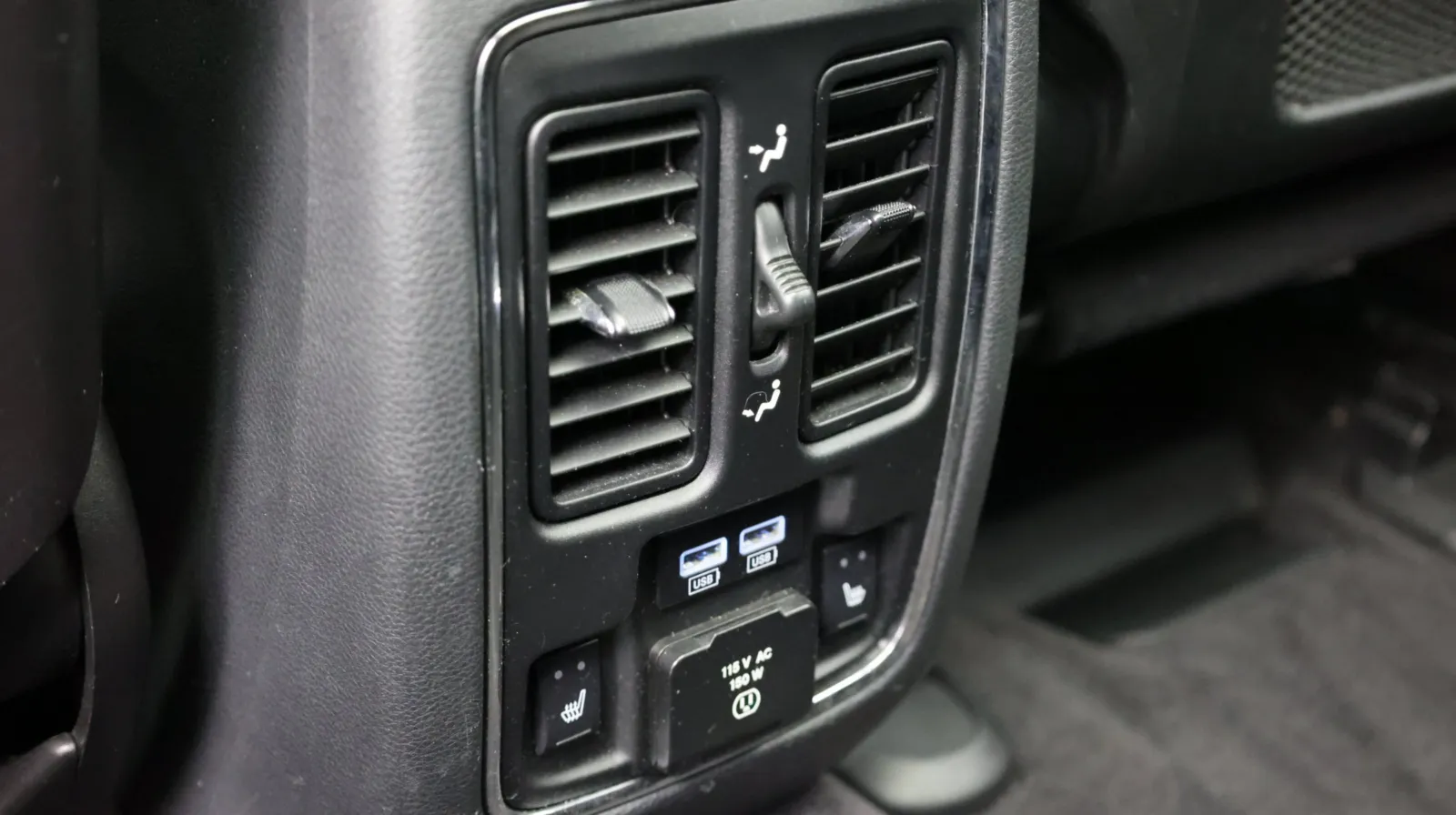 Jeep Grand Cherokee photo 26