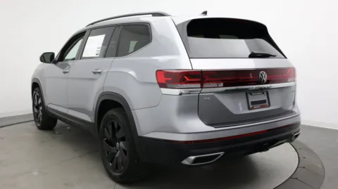 More photos of 2024 Volkswagen Atlas 2.0T SE w/Technology at Auto Boutique Florida, FL