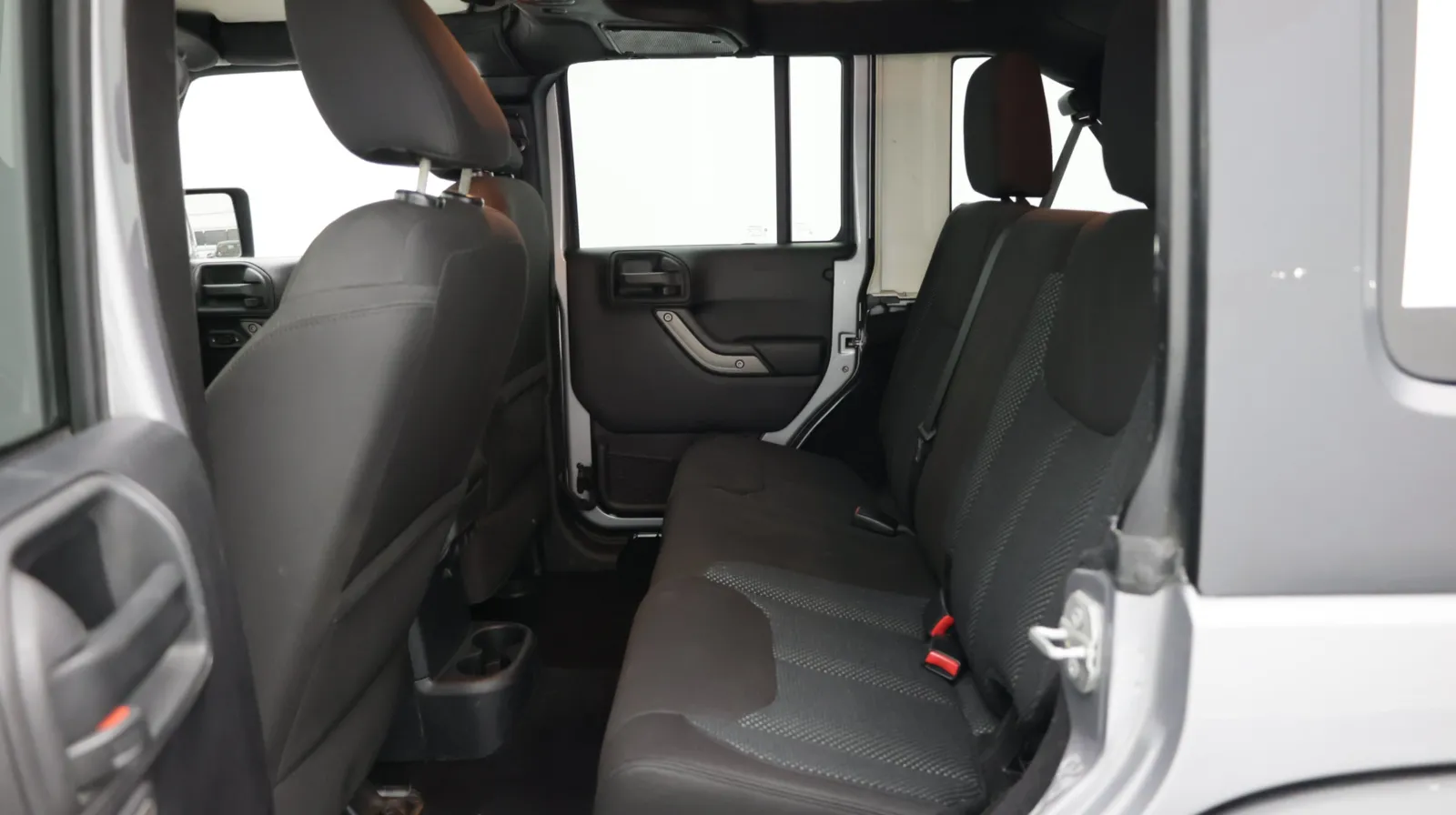 Jeep Wrangler photo 16