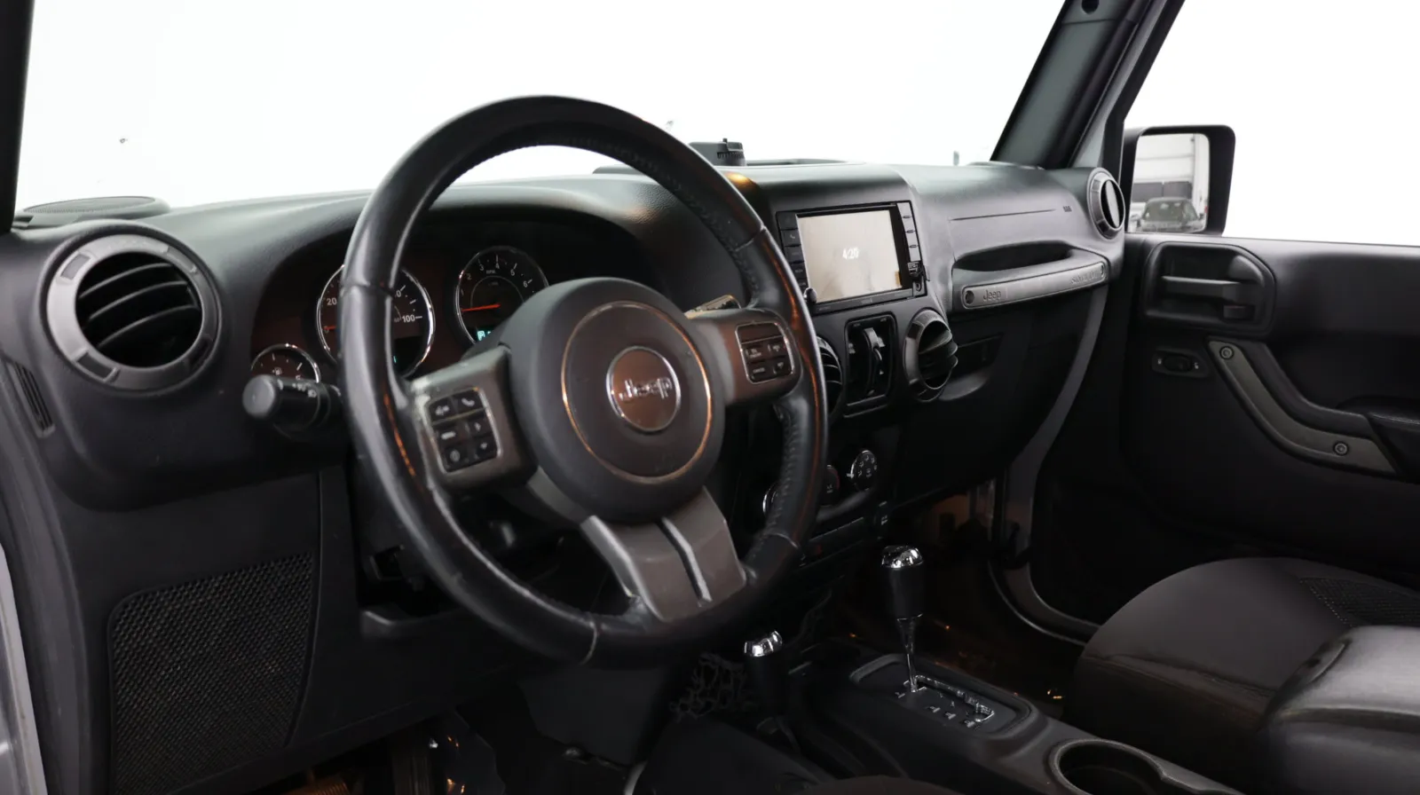 Jeep Wrangler photo 9