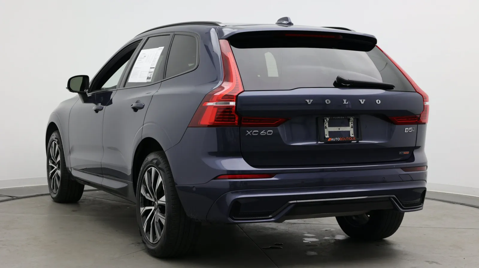 Volvo XC60 photo 6