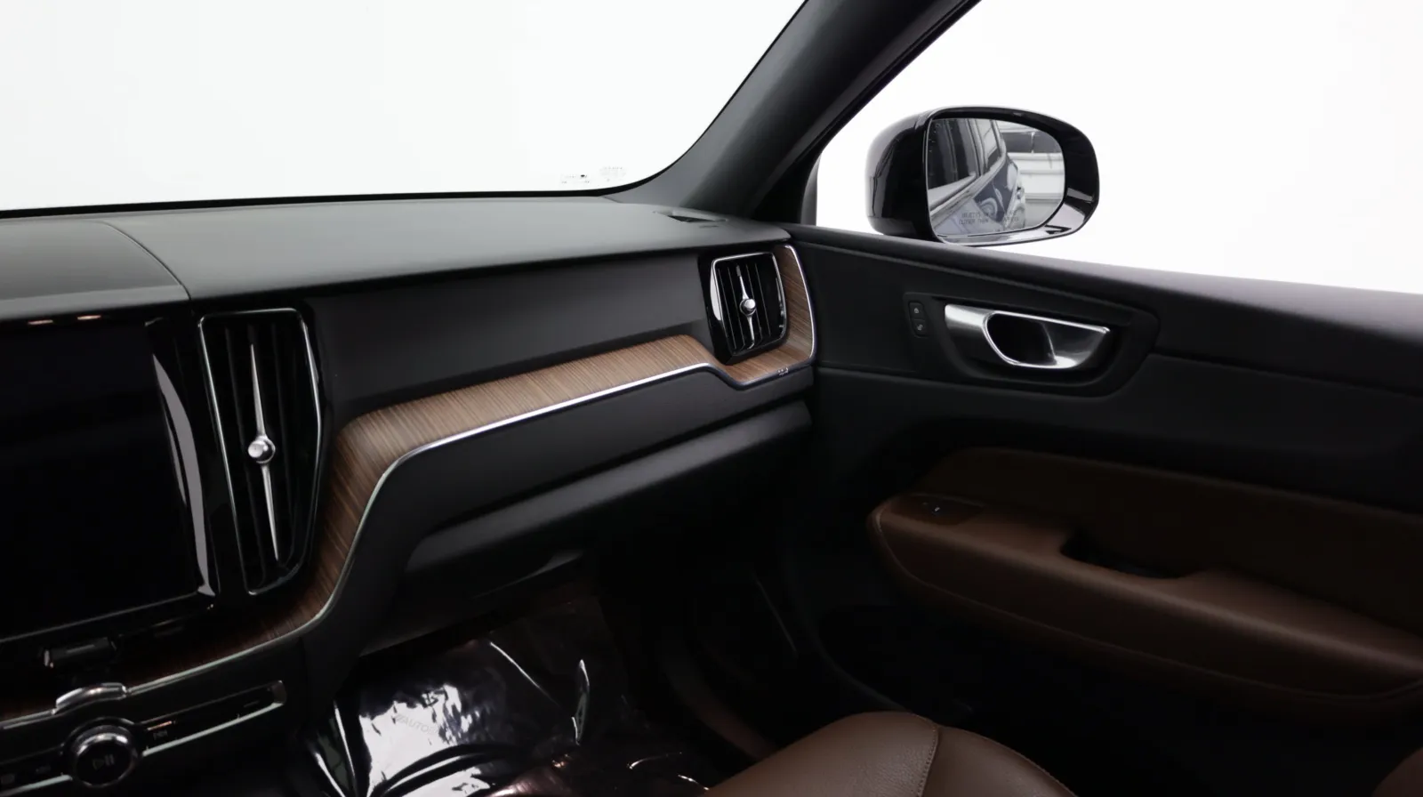 Volvo XC60 photo 26