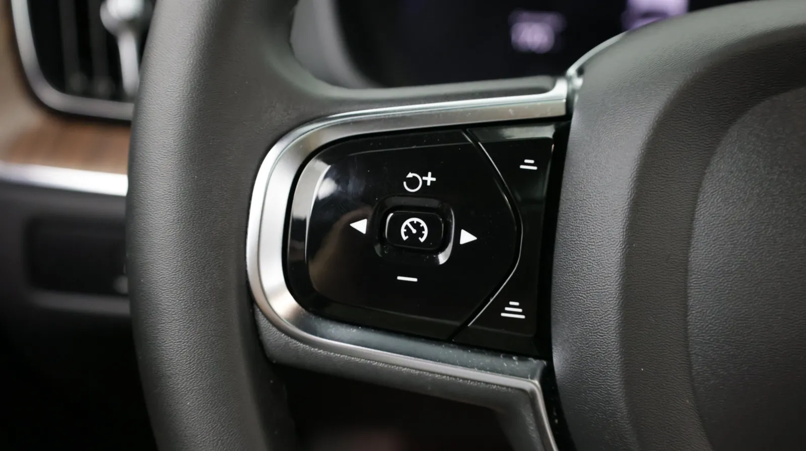 Volvo XC60 photo 19