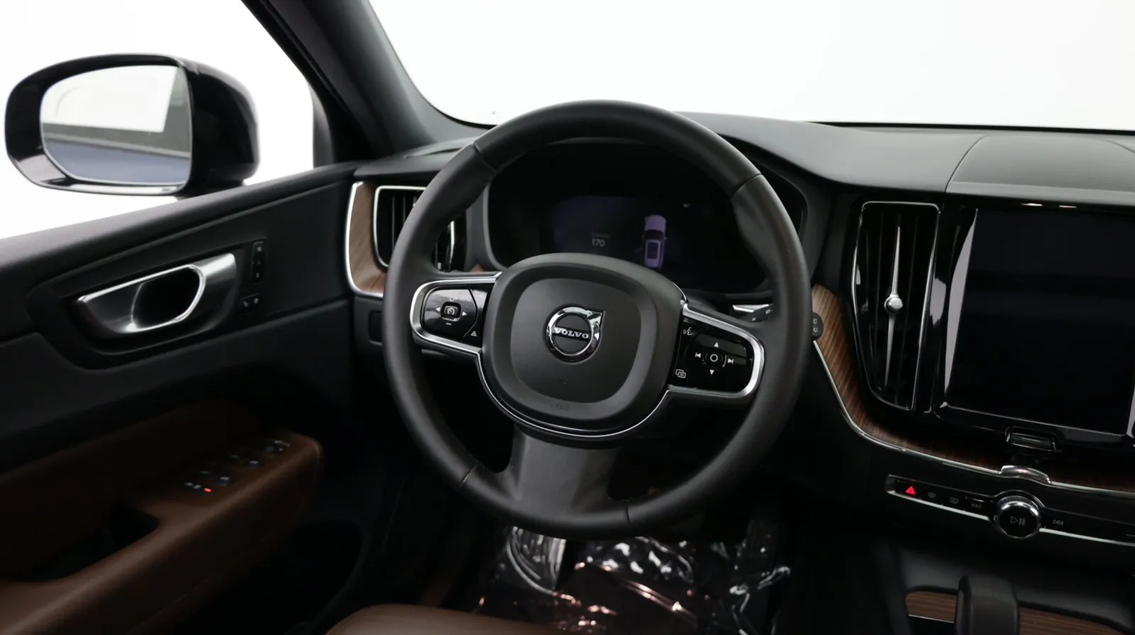 Volvo XC60 photo 24