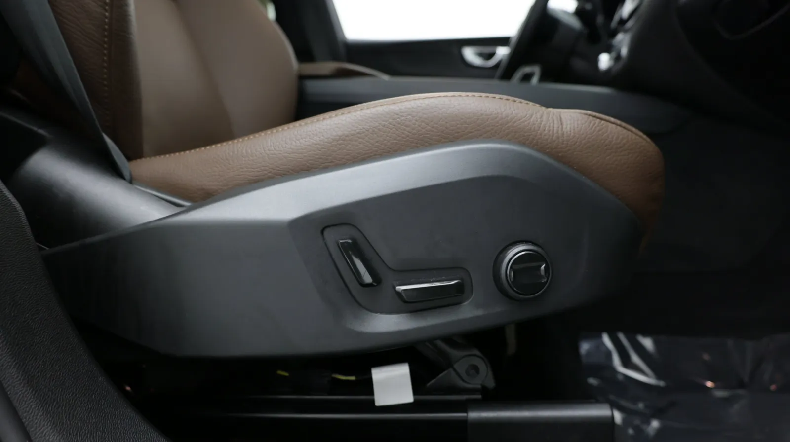Volvo XC60 photo 33