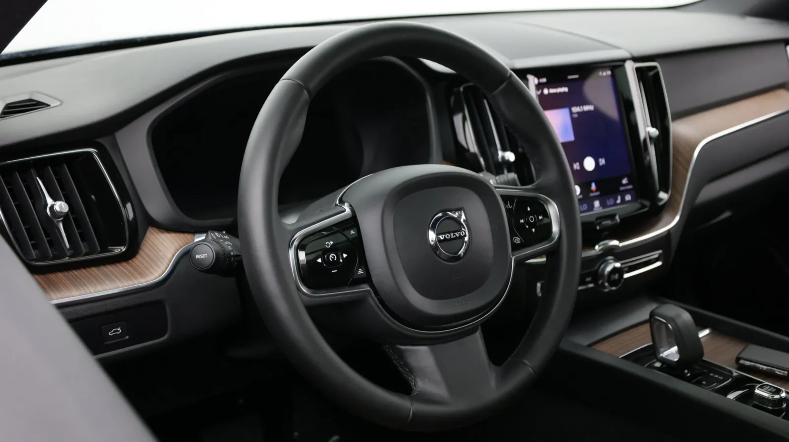 Volvo XC60 photo 9