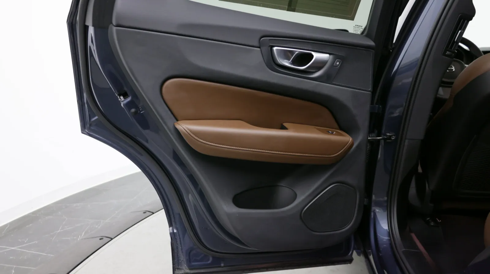 Volvo XC60 photo 22