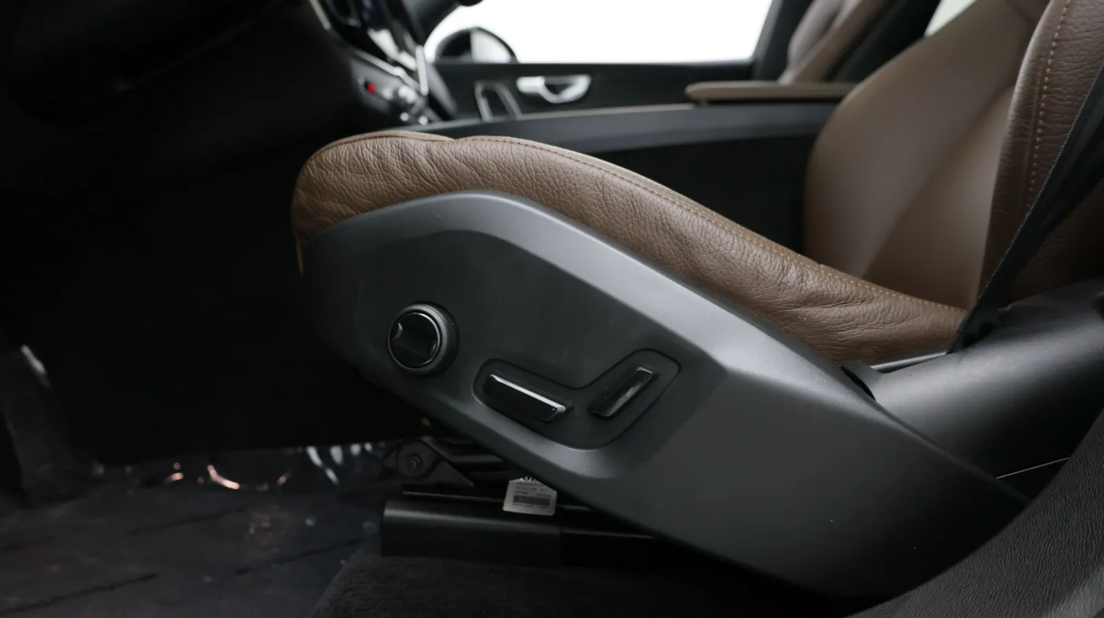 Volvo XC60 photo 14
