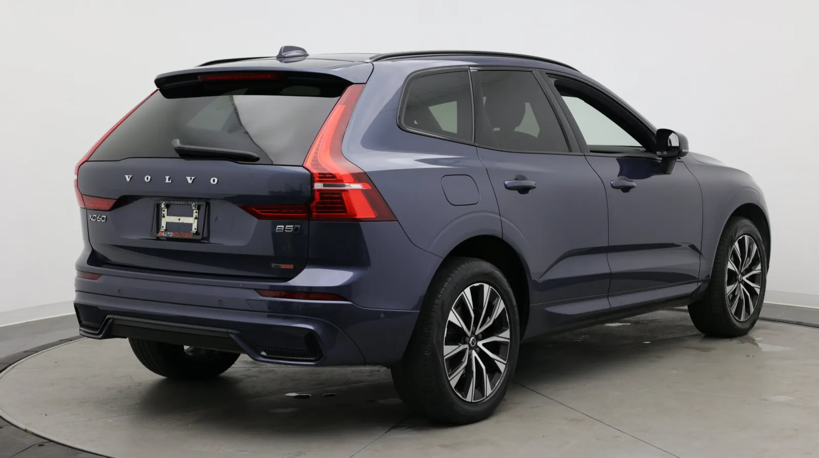 Volvo XC60 photo 8