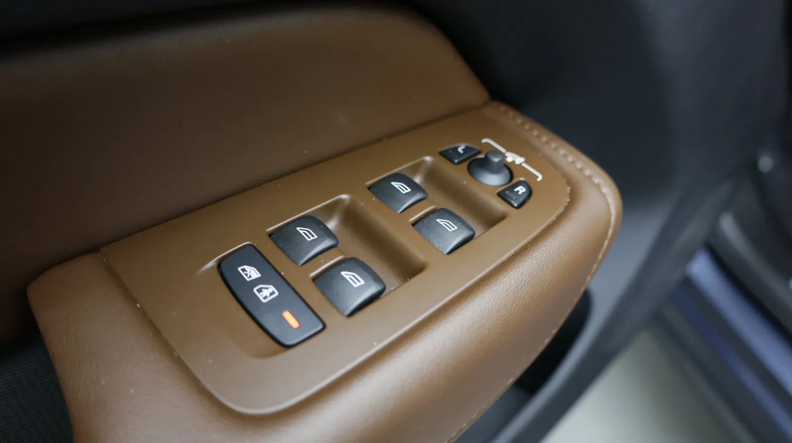 Volvo XC60 photo 12