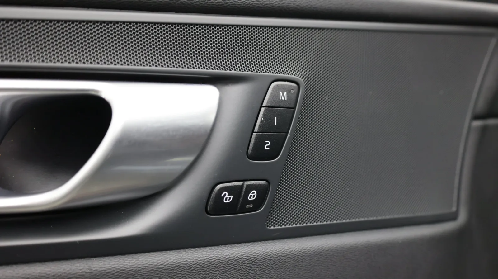 Volvo XC60 photo 13