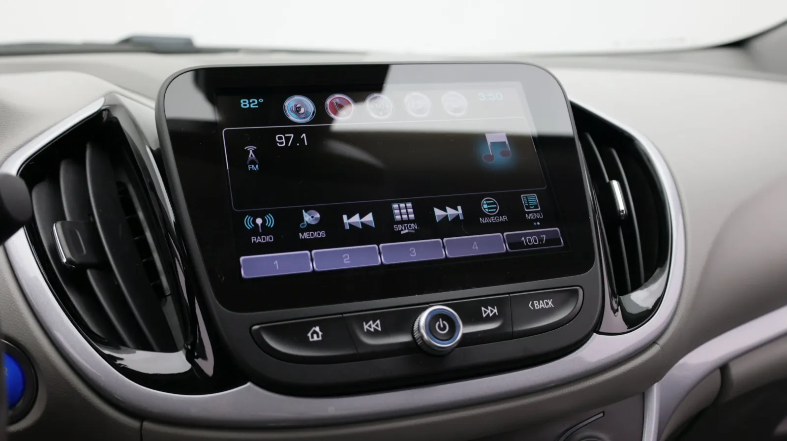 Chevrolet Volt photo 18