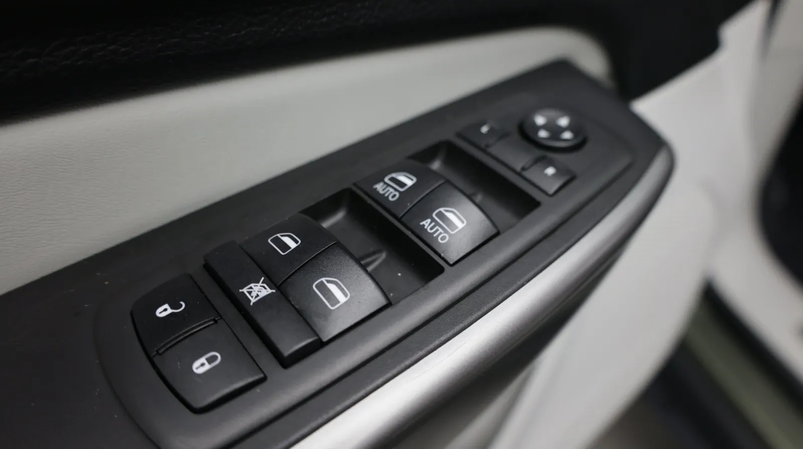Jeep Cherokee photo 12