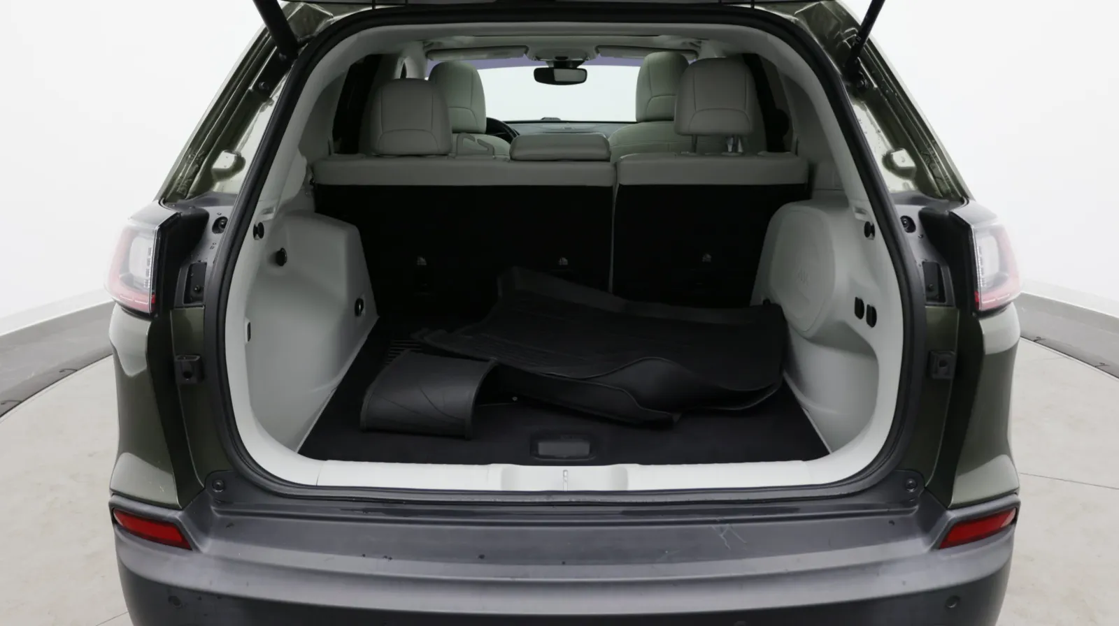 Jeep Cherokee photo 30