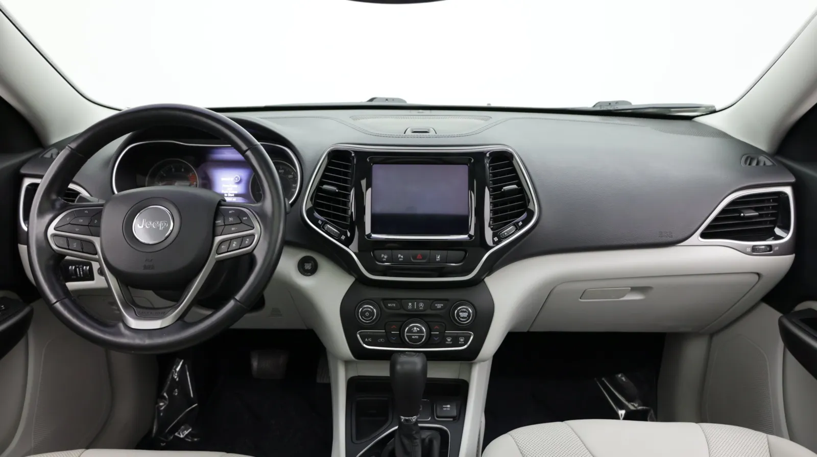 Jeep Cherokee photo 28