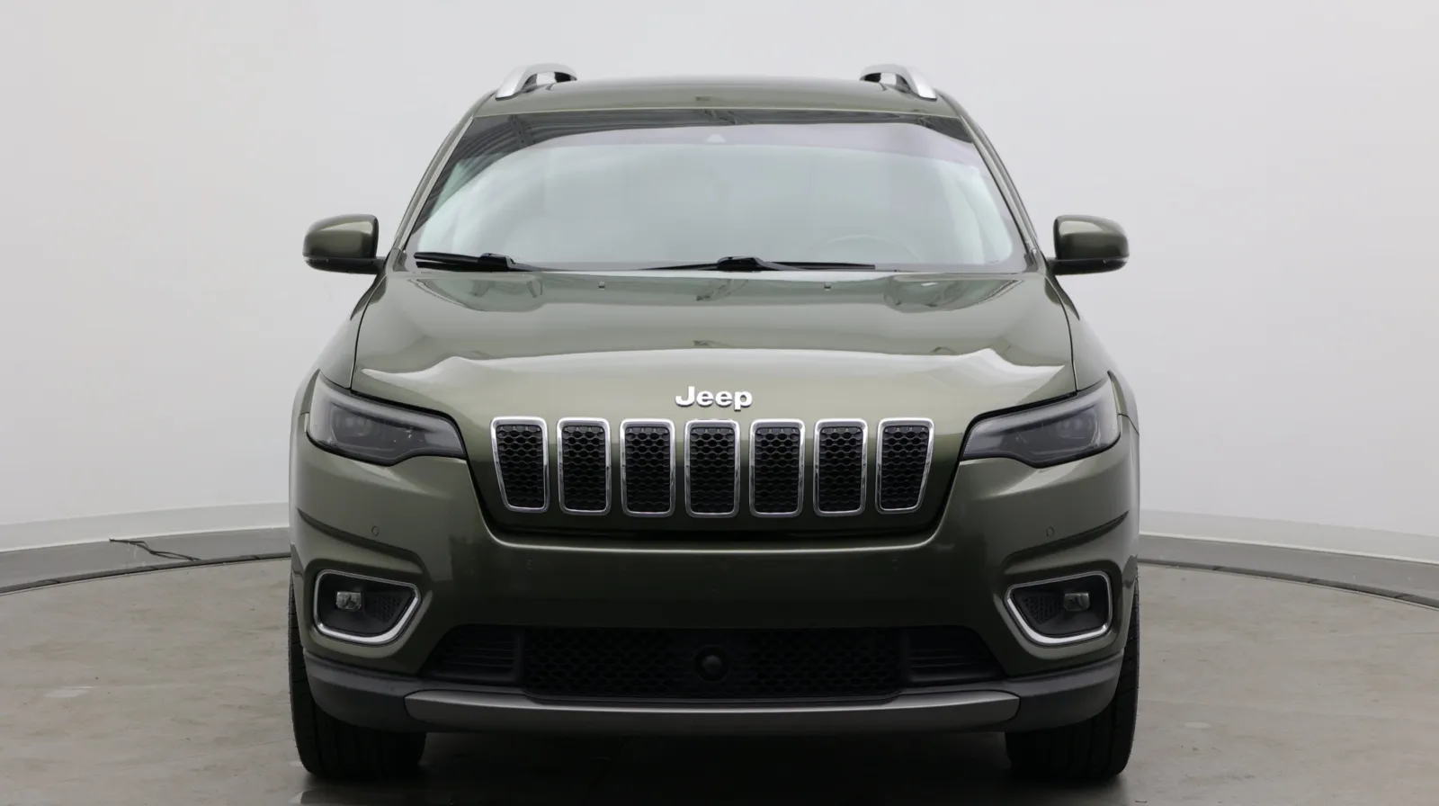 Jeep Cherokee photo 2