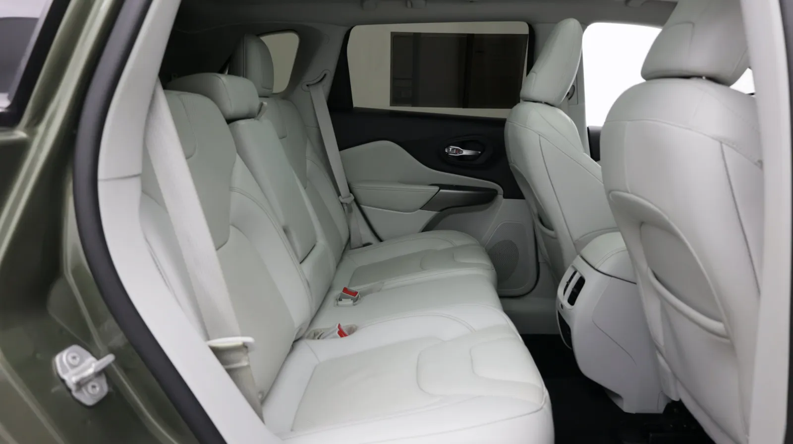 Jeep Cherokee photo 33