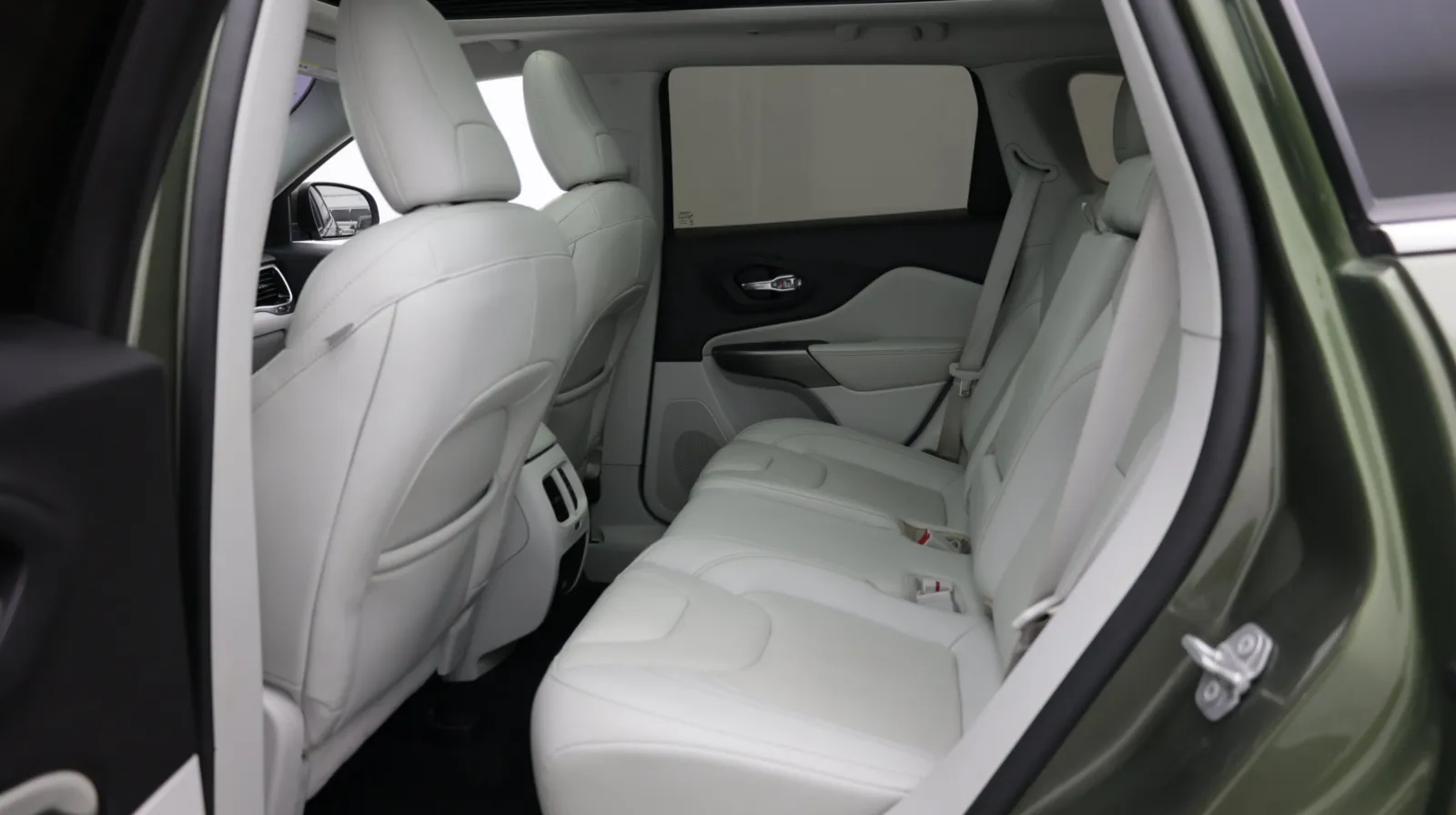 Jeep Cherokee photo 24