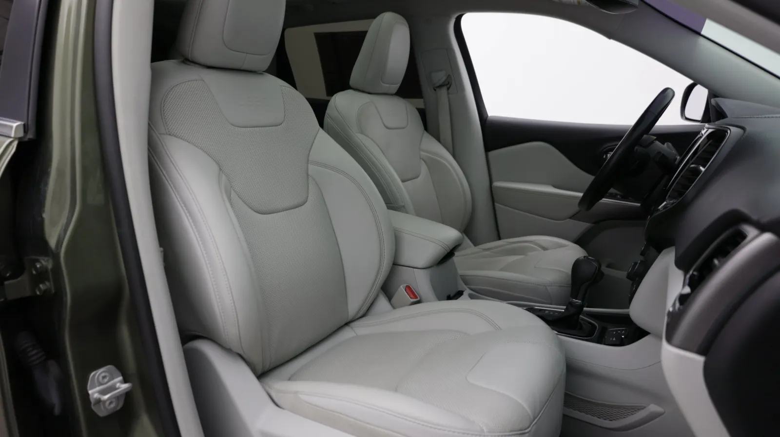 Jeep Cherokee photo 38