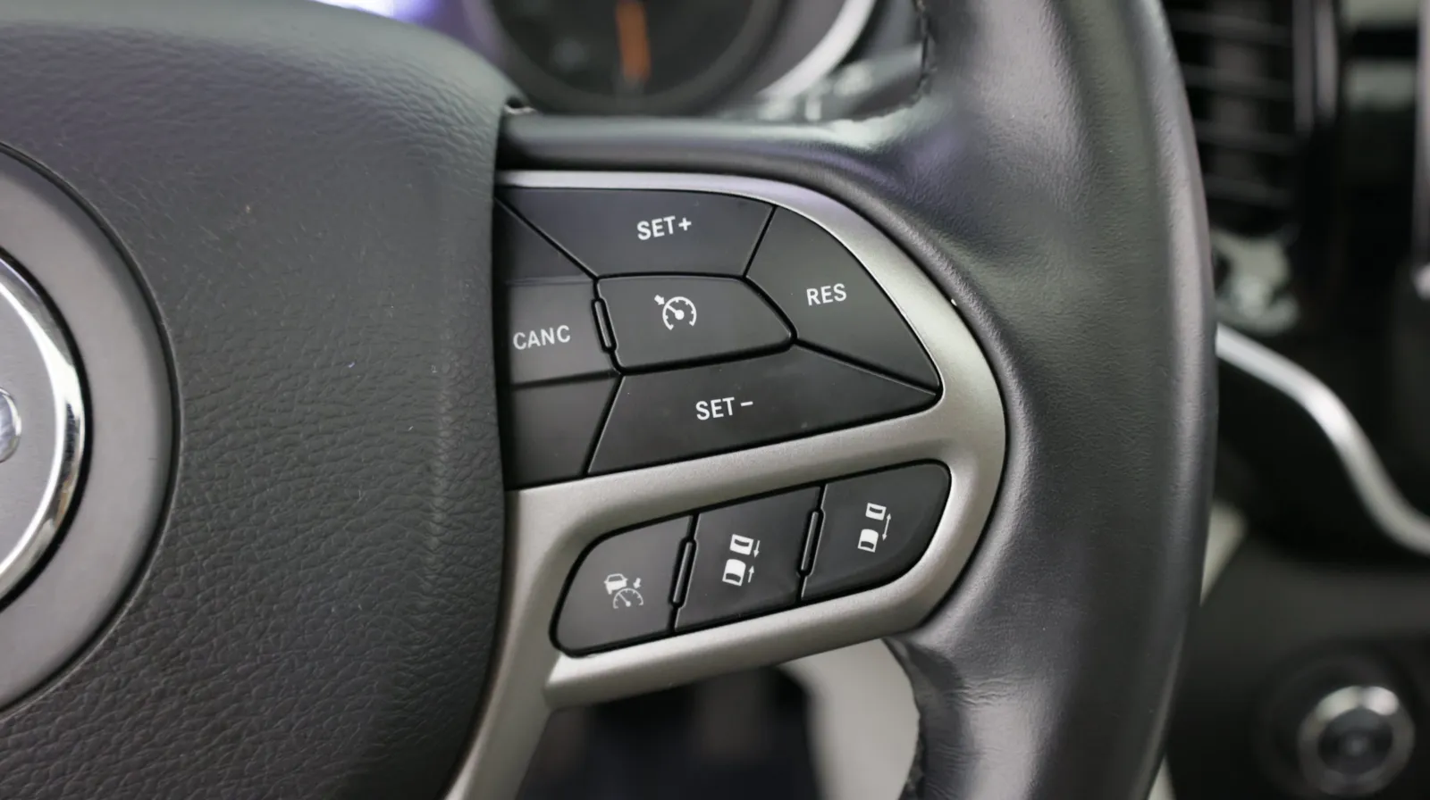Jeep Cherokee photo 23