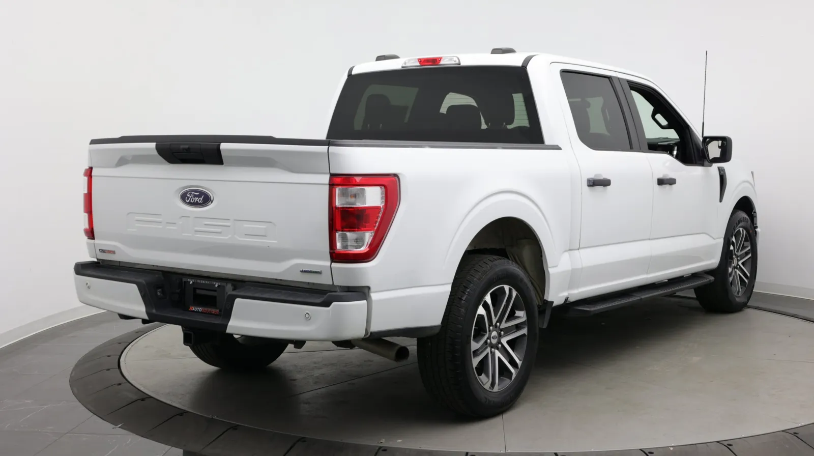 Ford F-150 photo 8