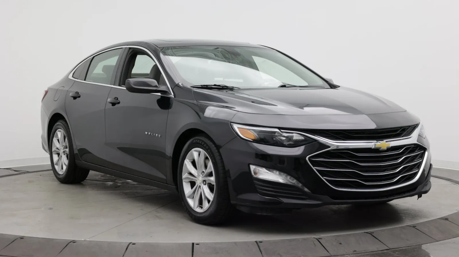 Chevrolet Malibu photo 3