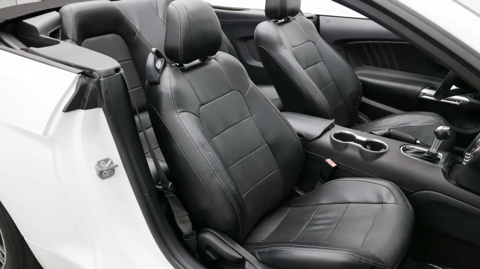 Ford Mustang photo 25