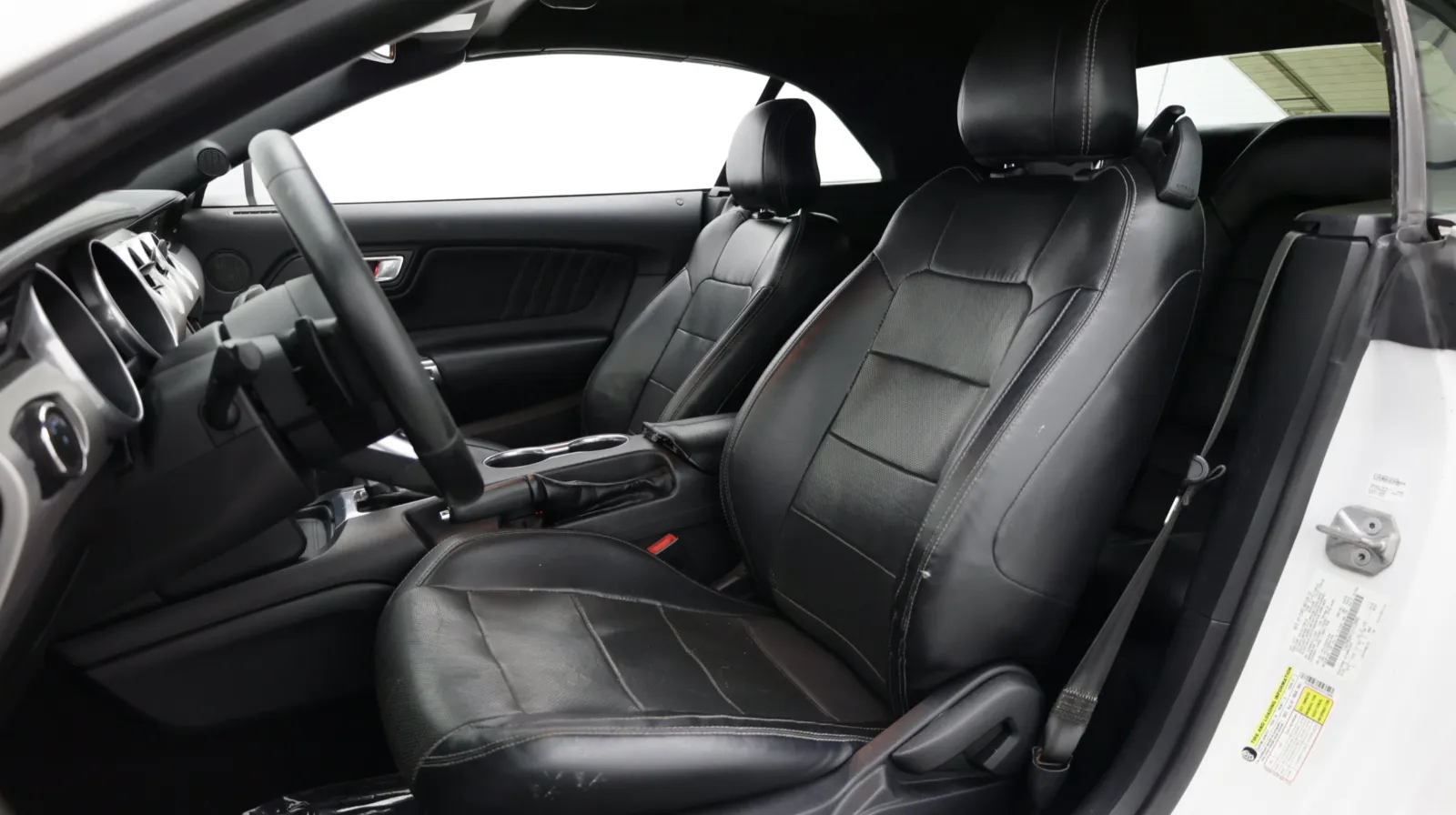 Ford Mustang photo 11