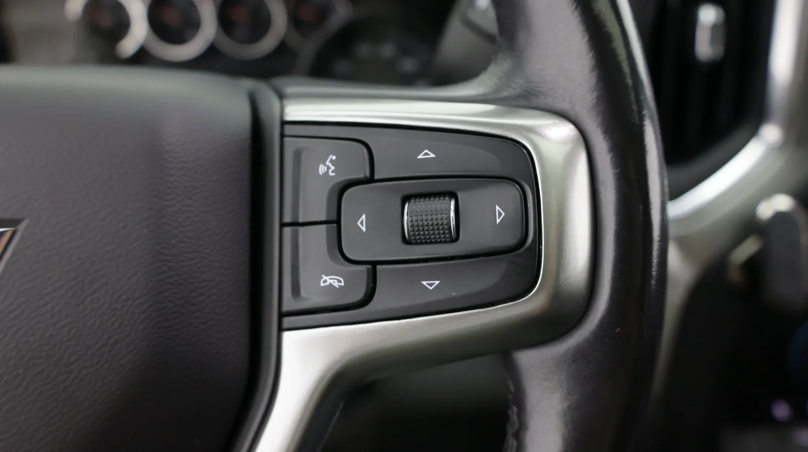 Chevrolet Silverado photo 19