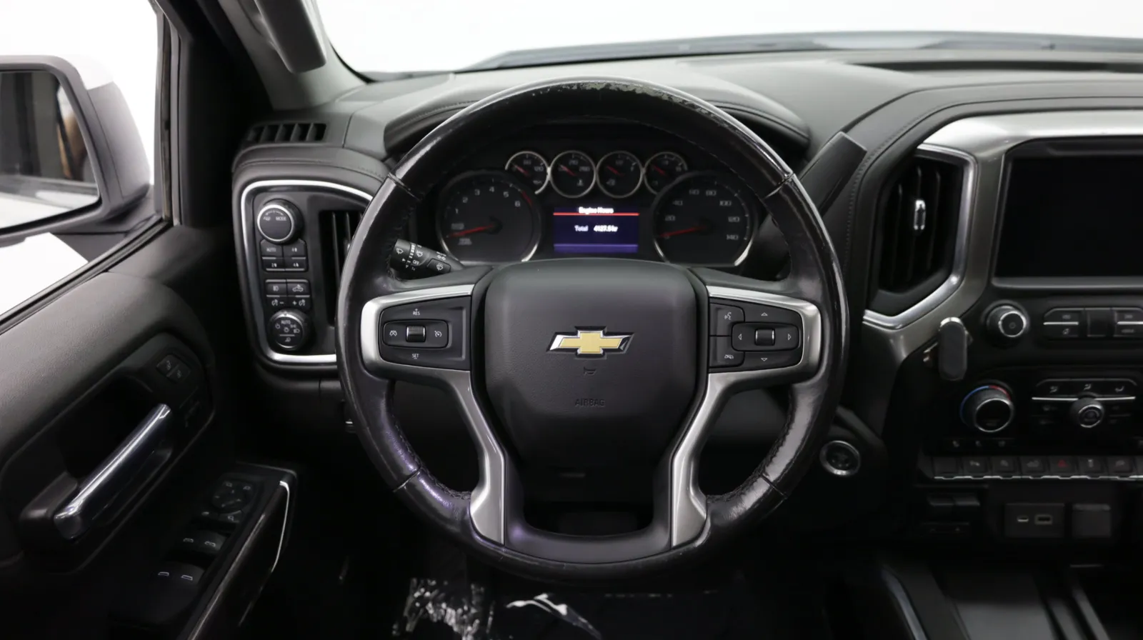 Chevrolet Silverado photo 27
