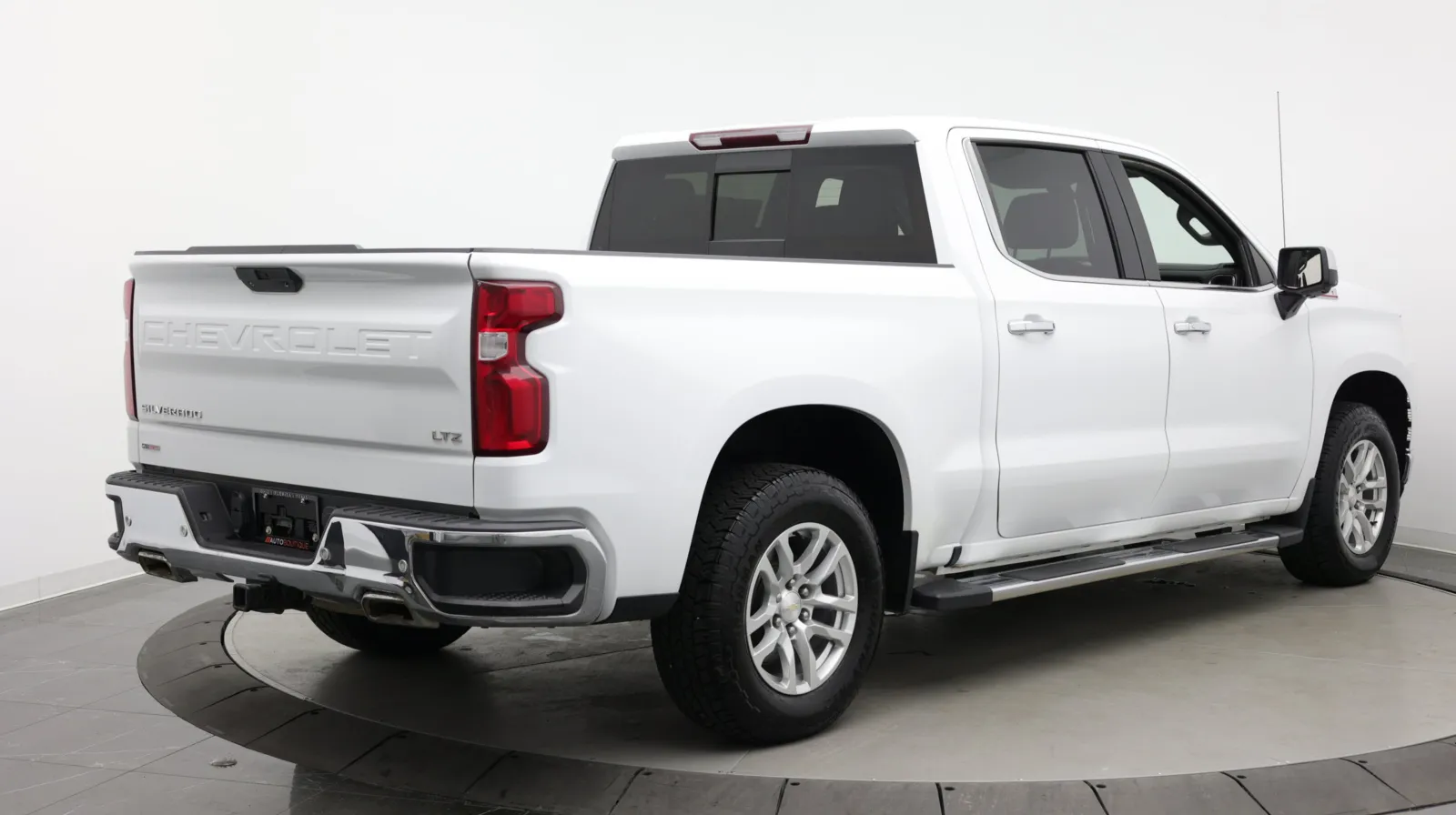 Chevrolet Silverado photo 9
