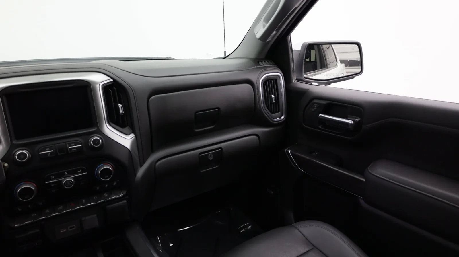 Chevrolet Silverado photo 30