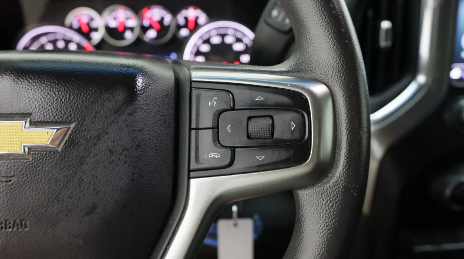 Chevrolet Silverado photo 21