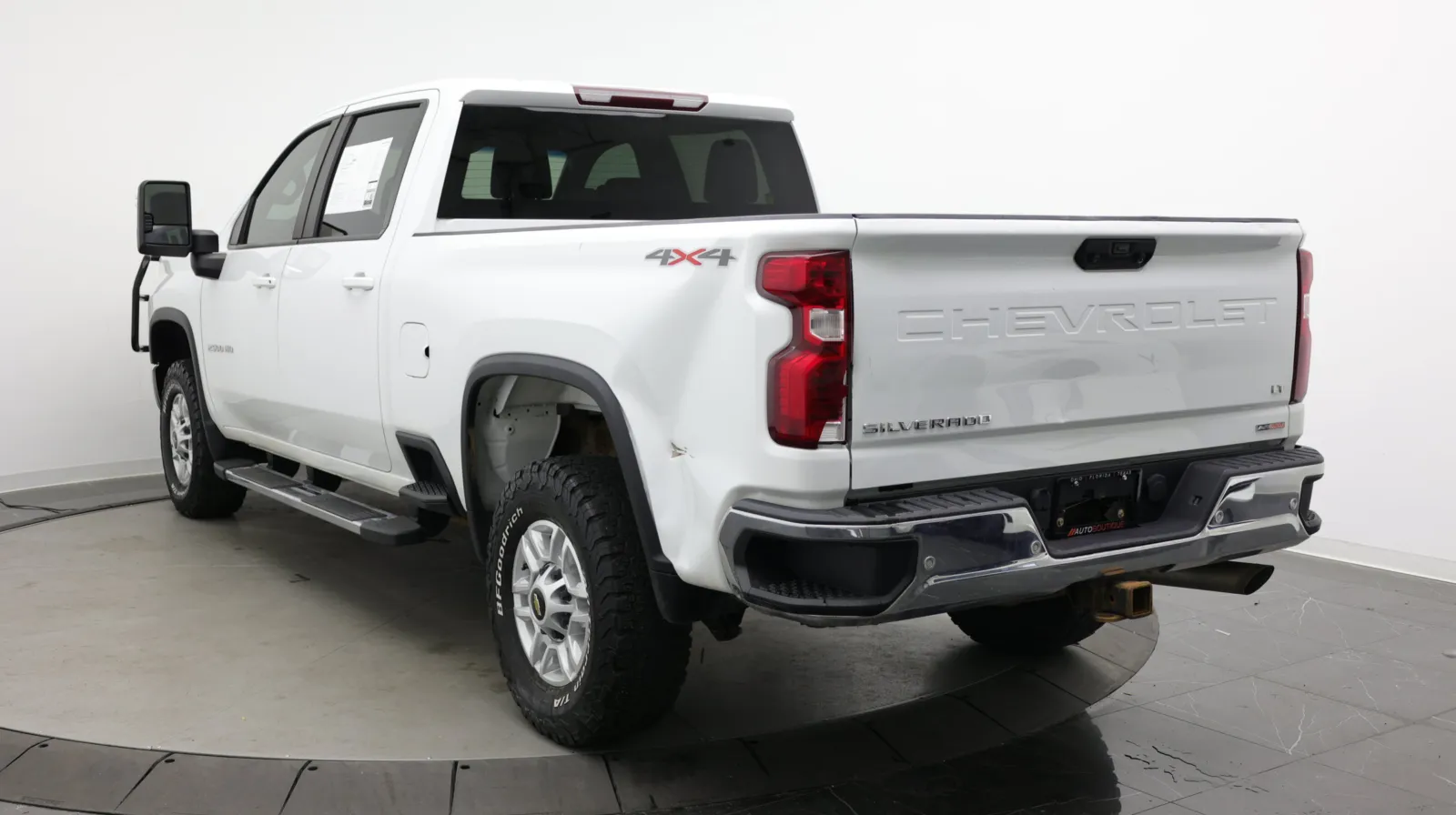 Chevrolet Silverado photo 5