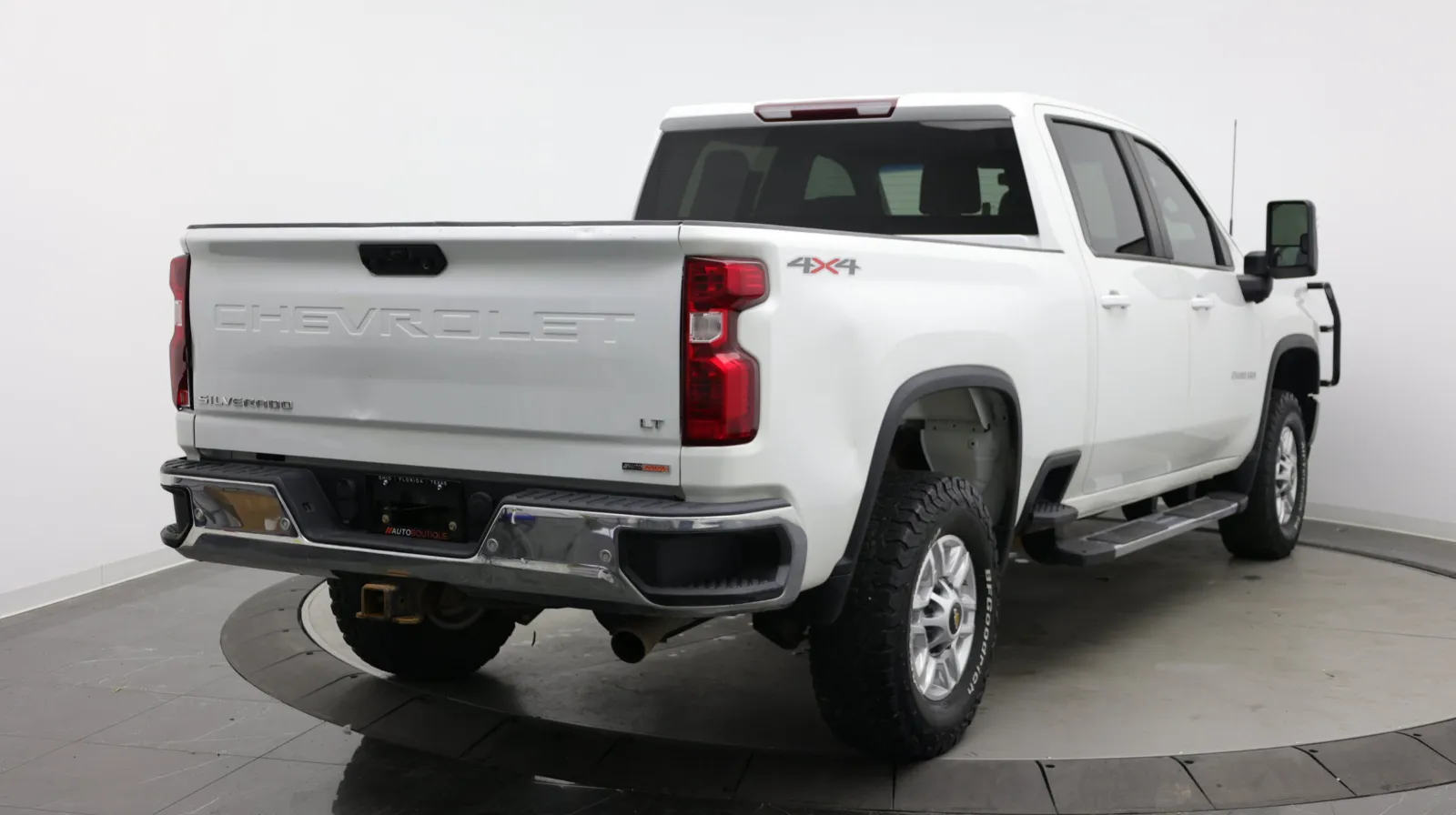 Chevrolet Silverado photo 7