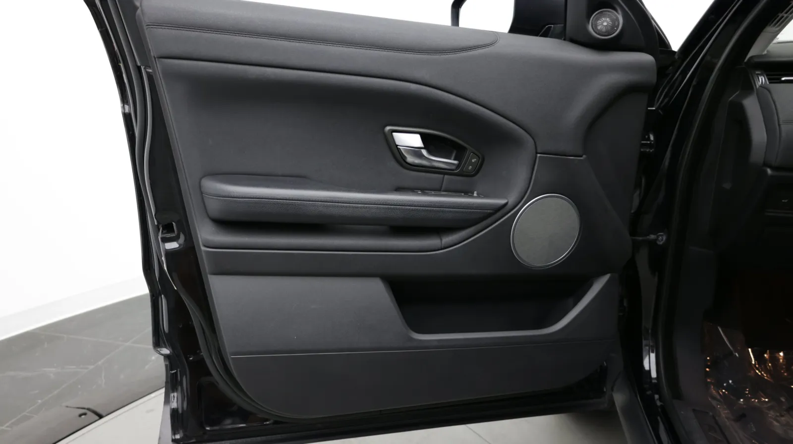 Land Rover Range Rover Evoque photo 9