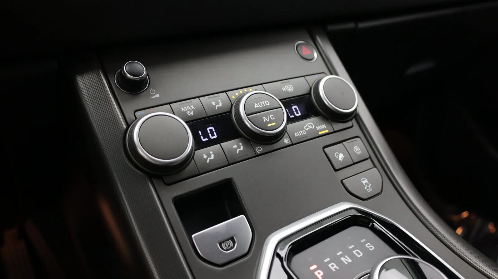 Land Rover Range Rover Evoque photo 14
