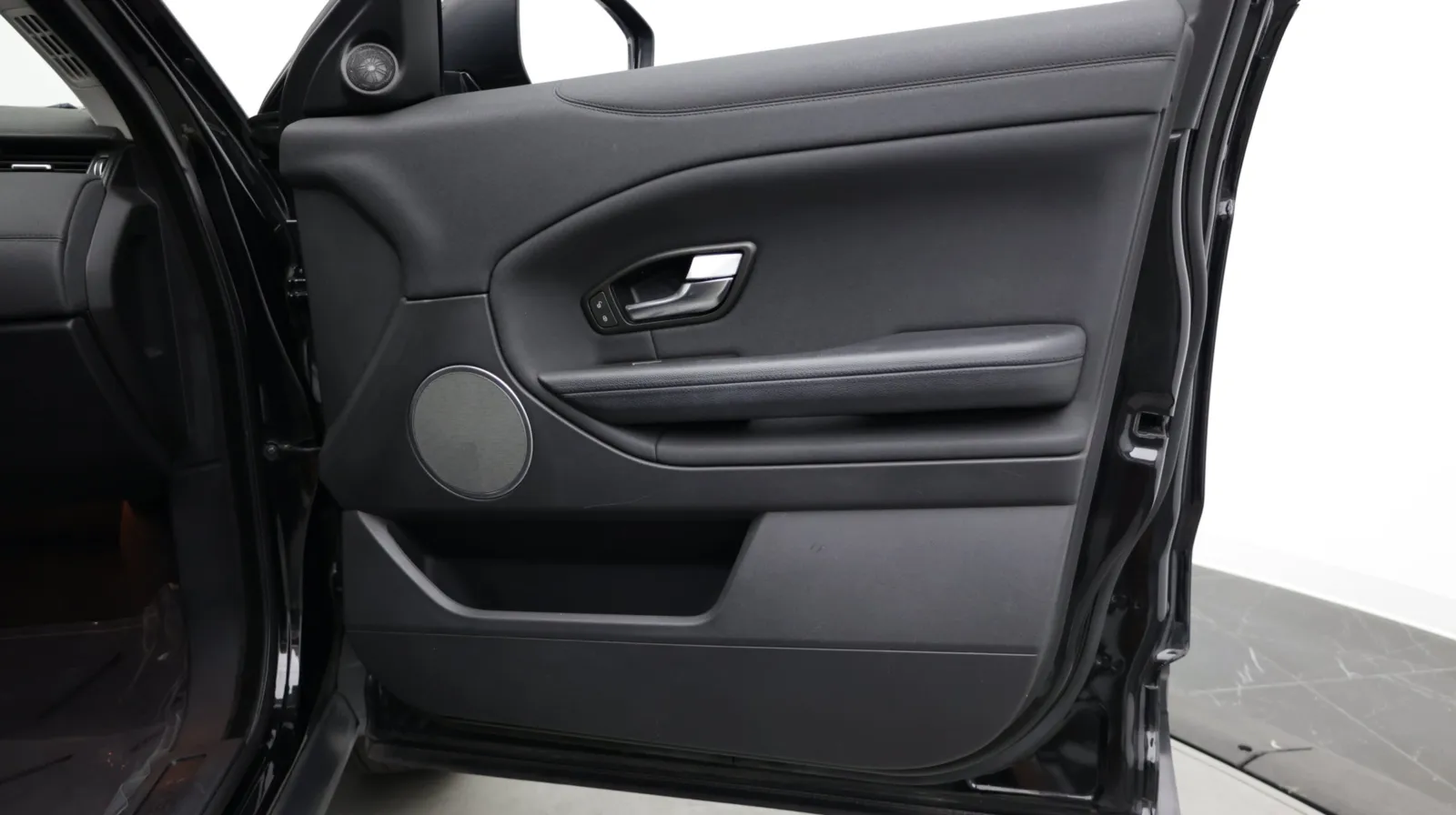 Land Rover Range Rover Evoque photo 32
