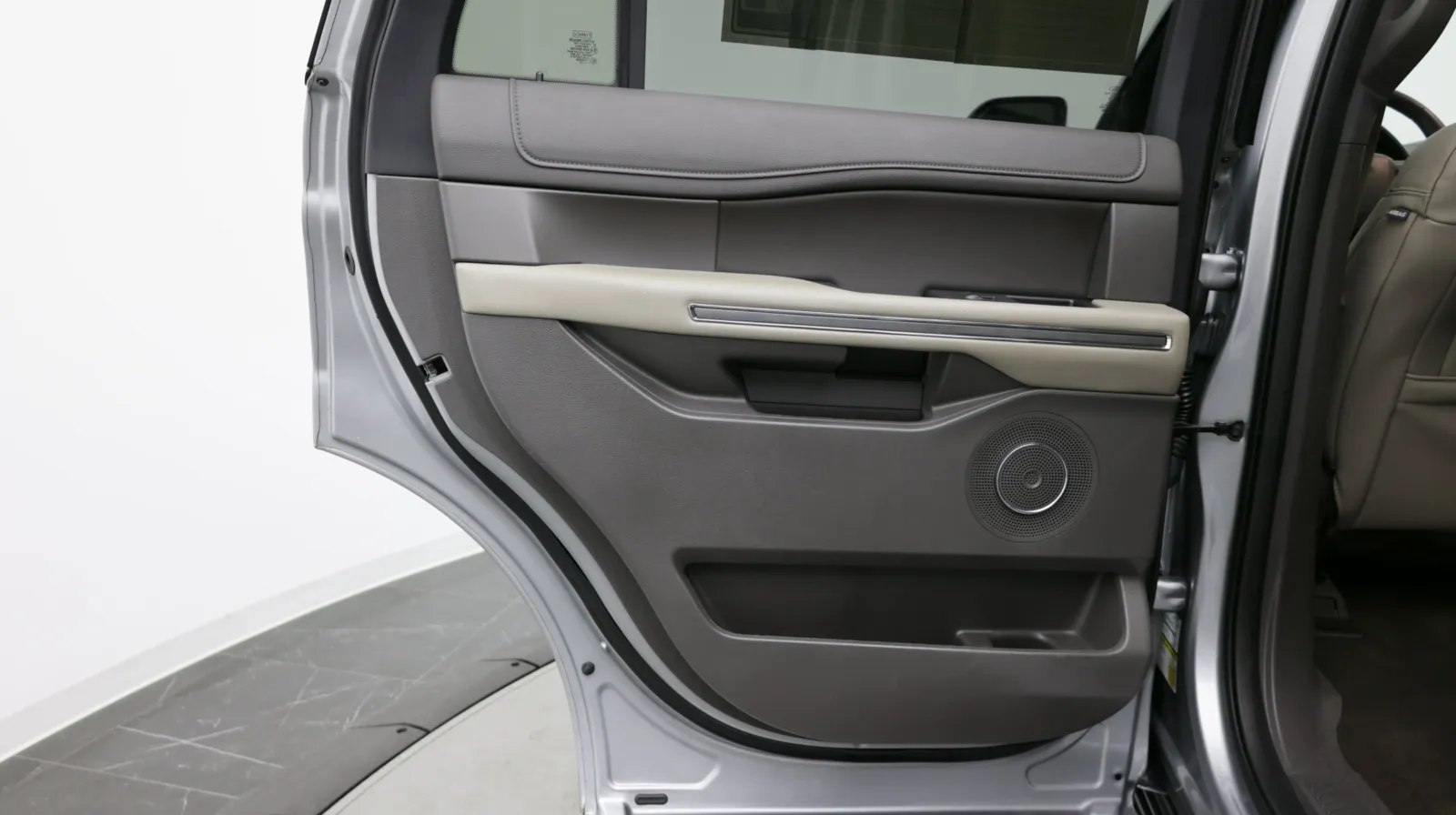 Ford Expedition photo 28