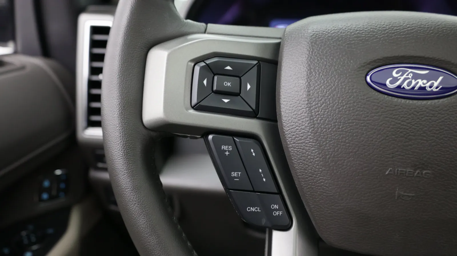 Ford Expedition photo 25