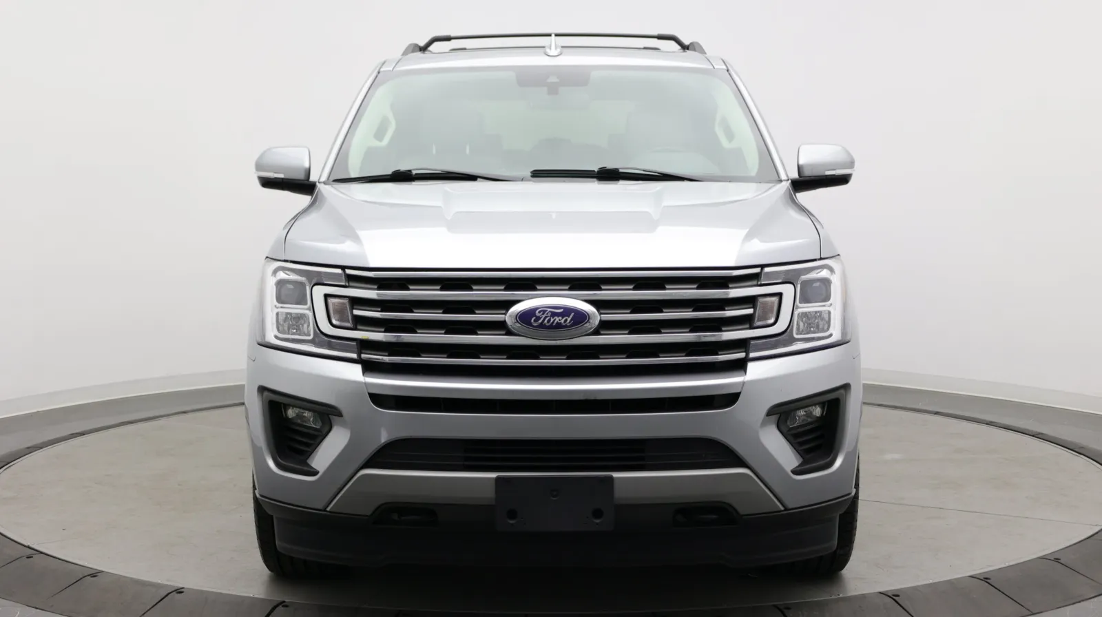 Ford Expedition photo 2