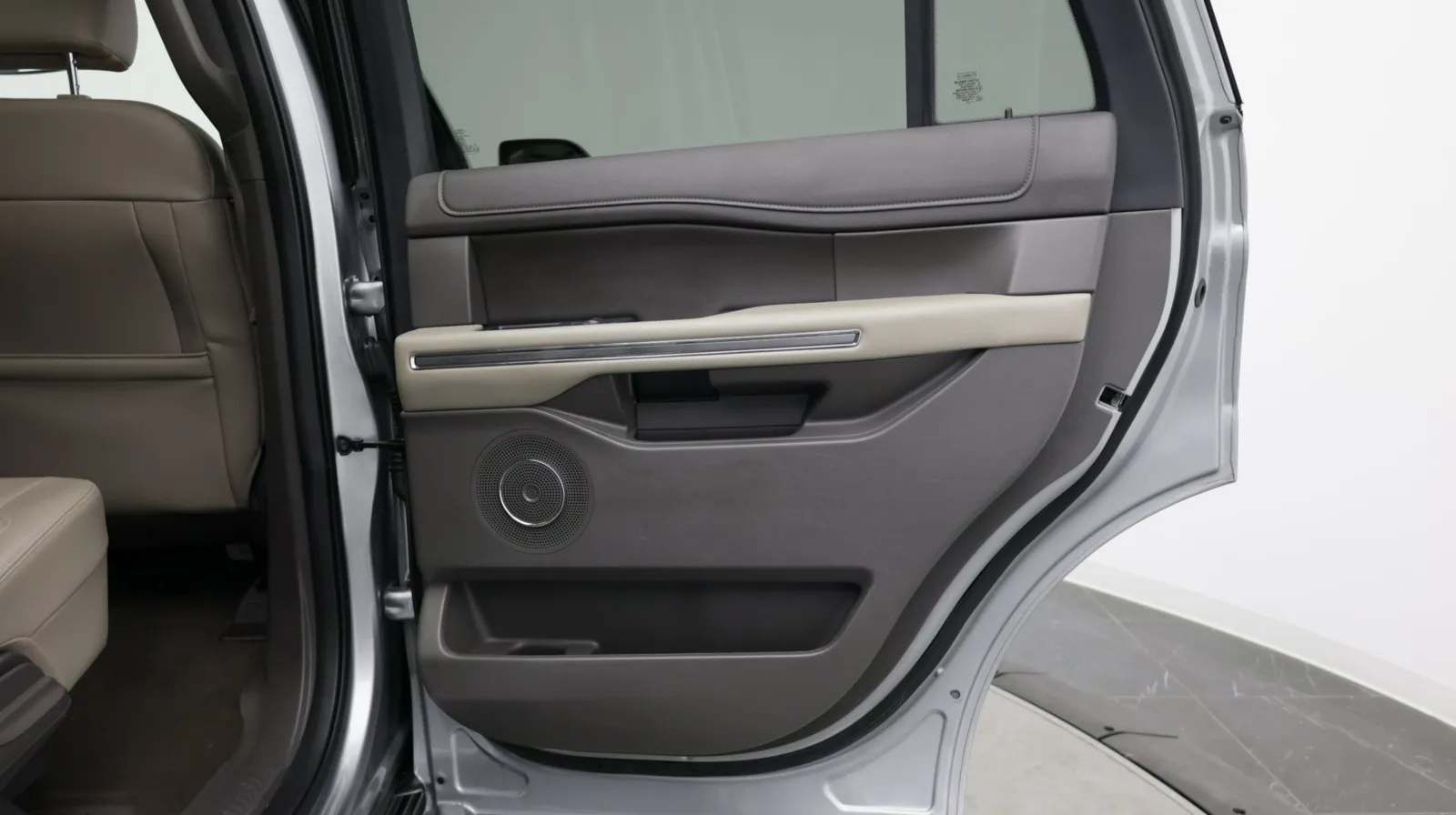Ford Expedition photo 37
