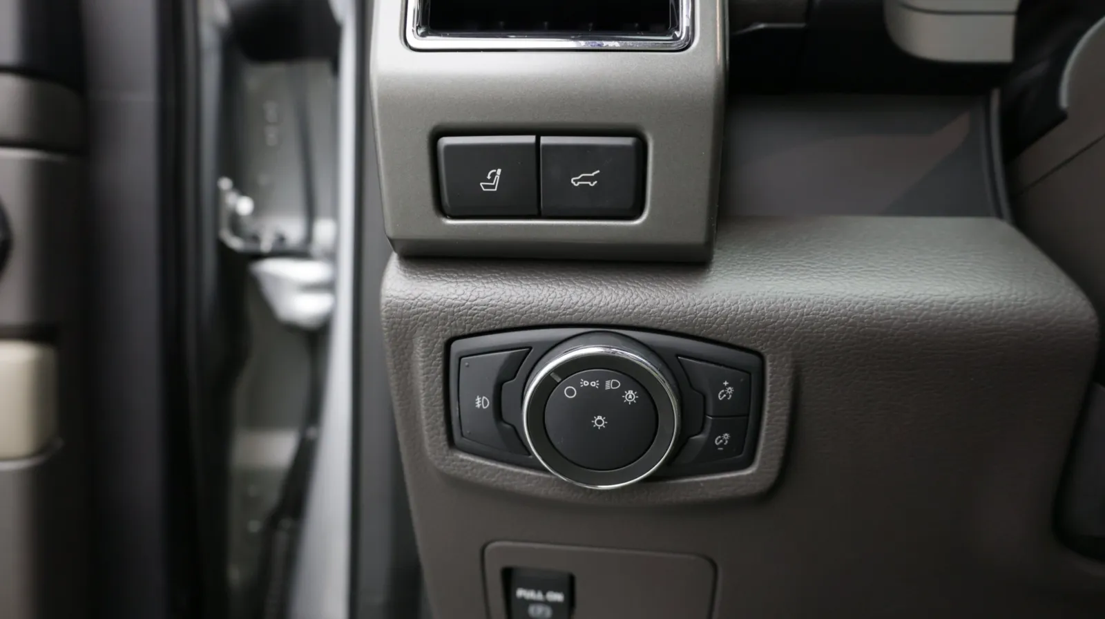 Ford Expedition photo 17