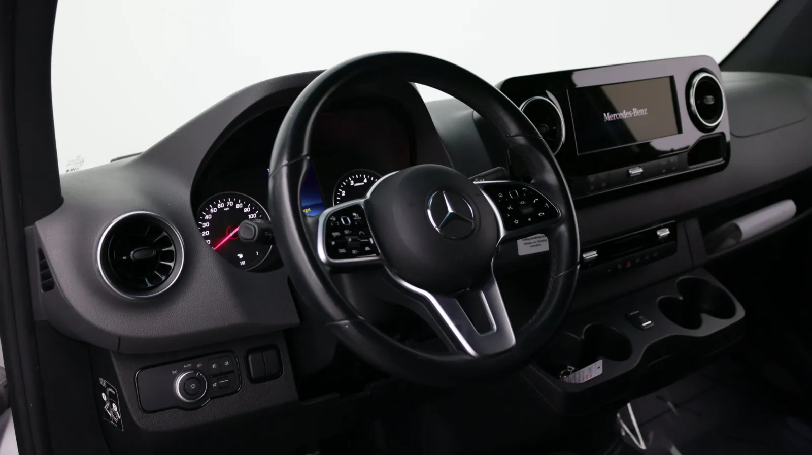 Mercedes-Benz Sprinter photo 8