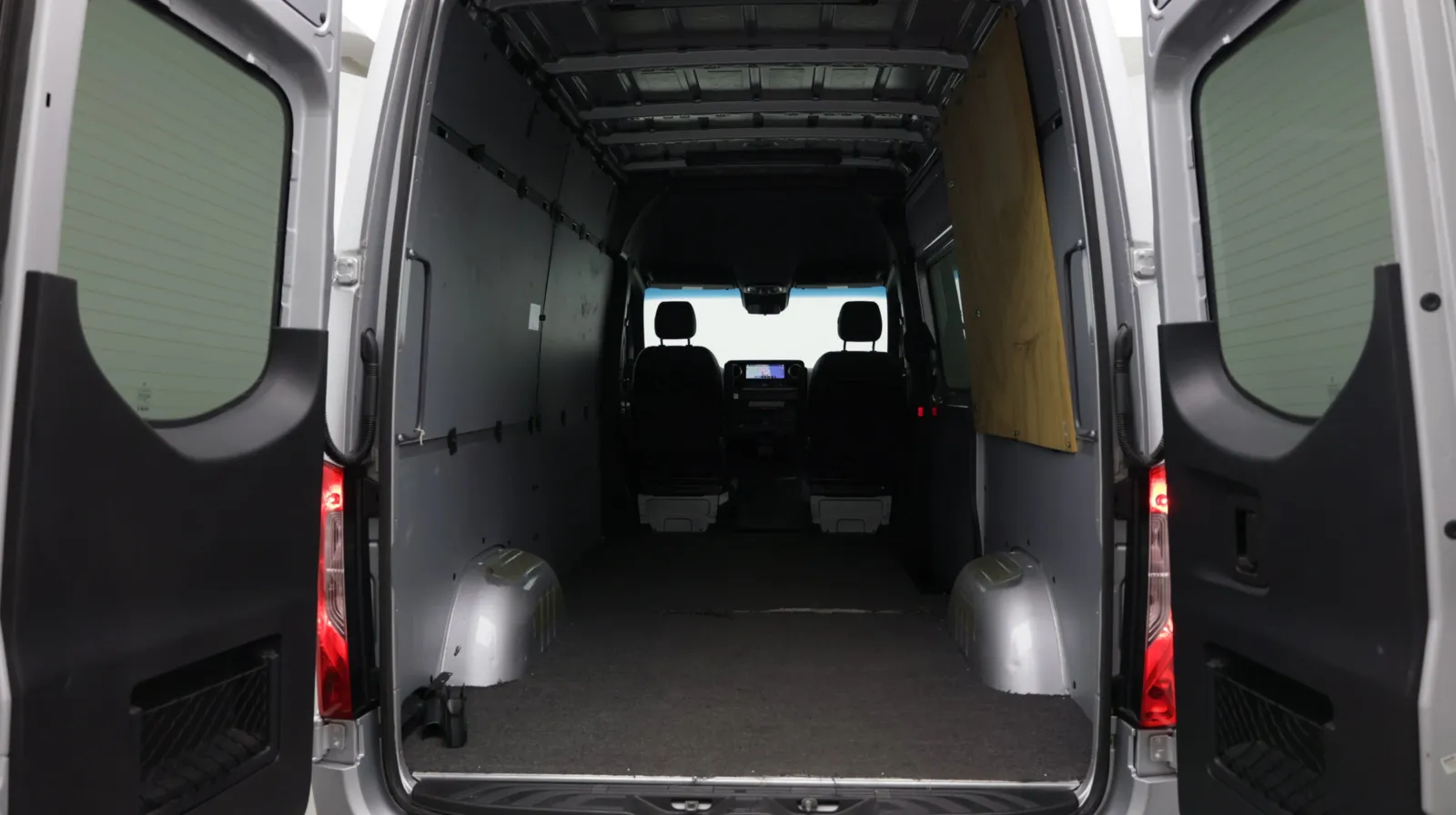 Mercedes-Benz Sprinter photo 27