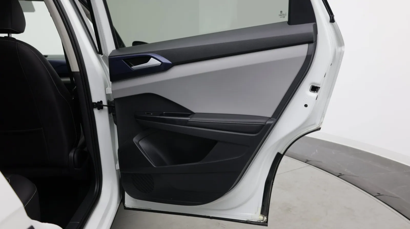 Volkswagen Taos photo 31