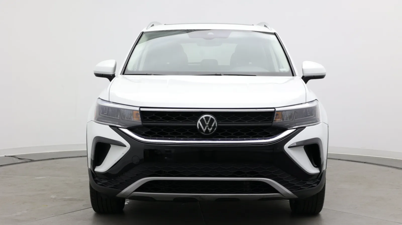 Volkswagen Taos photo 2